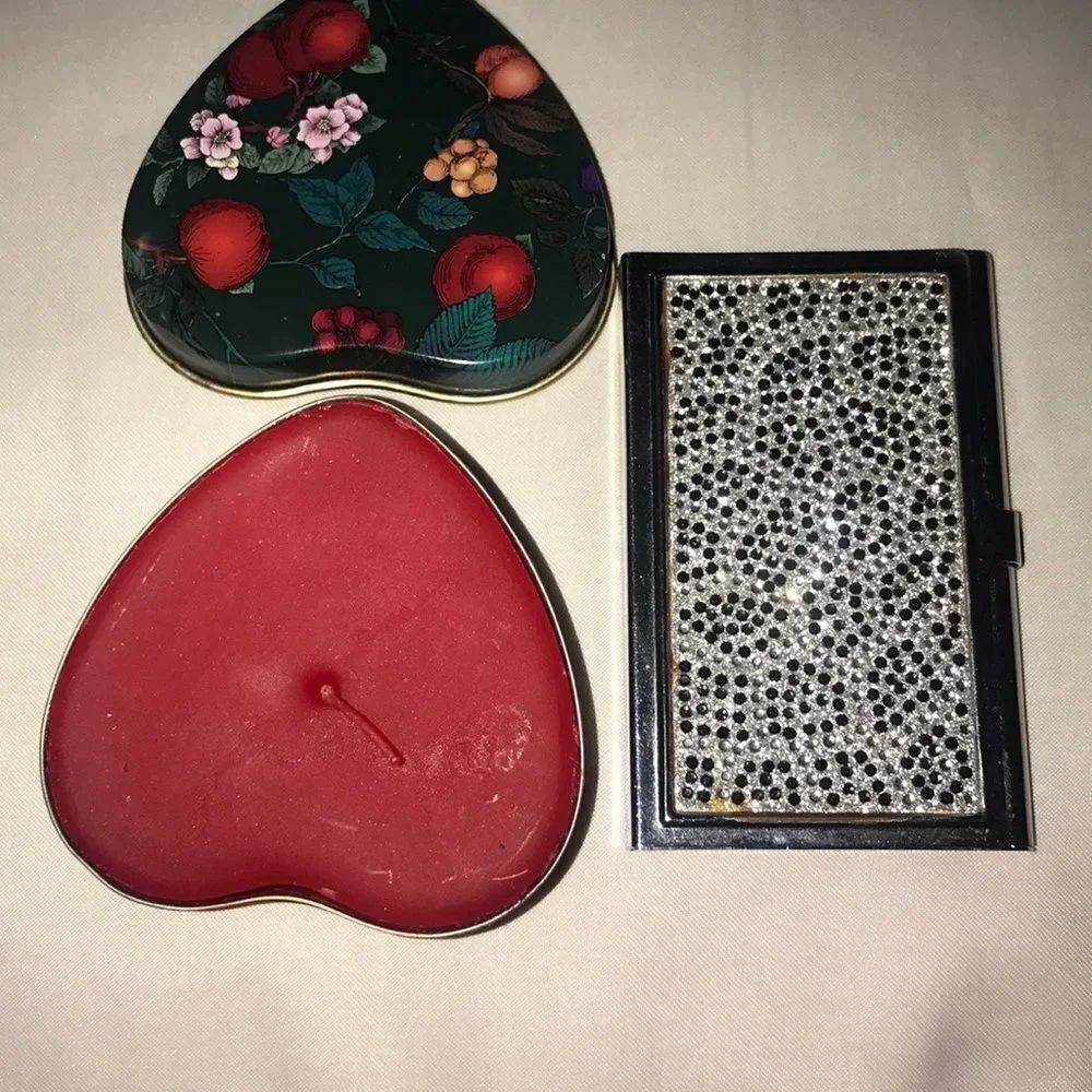 Black Glitter Business Card Holder & Decorative Heart Candle 2 Pi’s